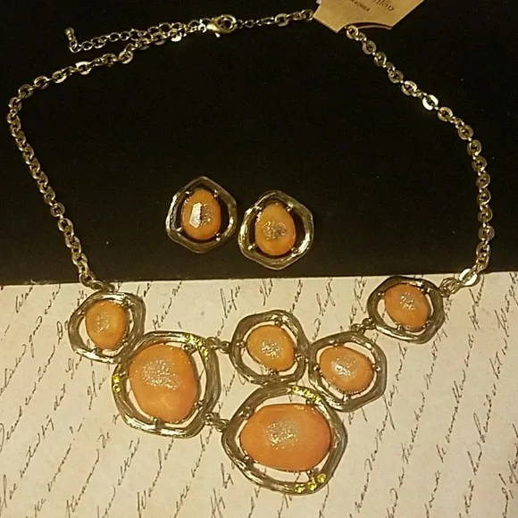 S171 Chunky & Fun Faceted Cobochon Necklace Set - Picture 5 of 15